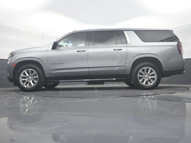 Used 2023 Chevrolet Suburban Premier AWD/4WD image 30