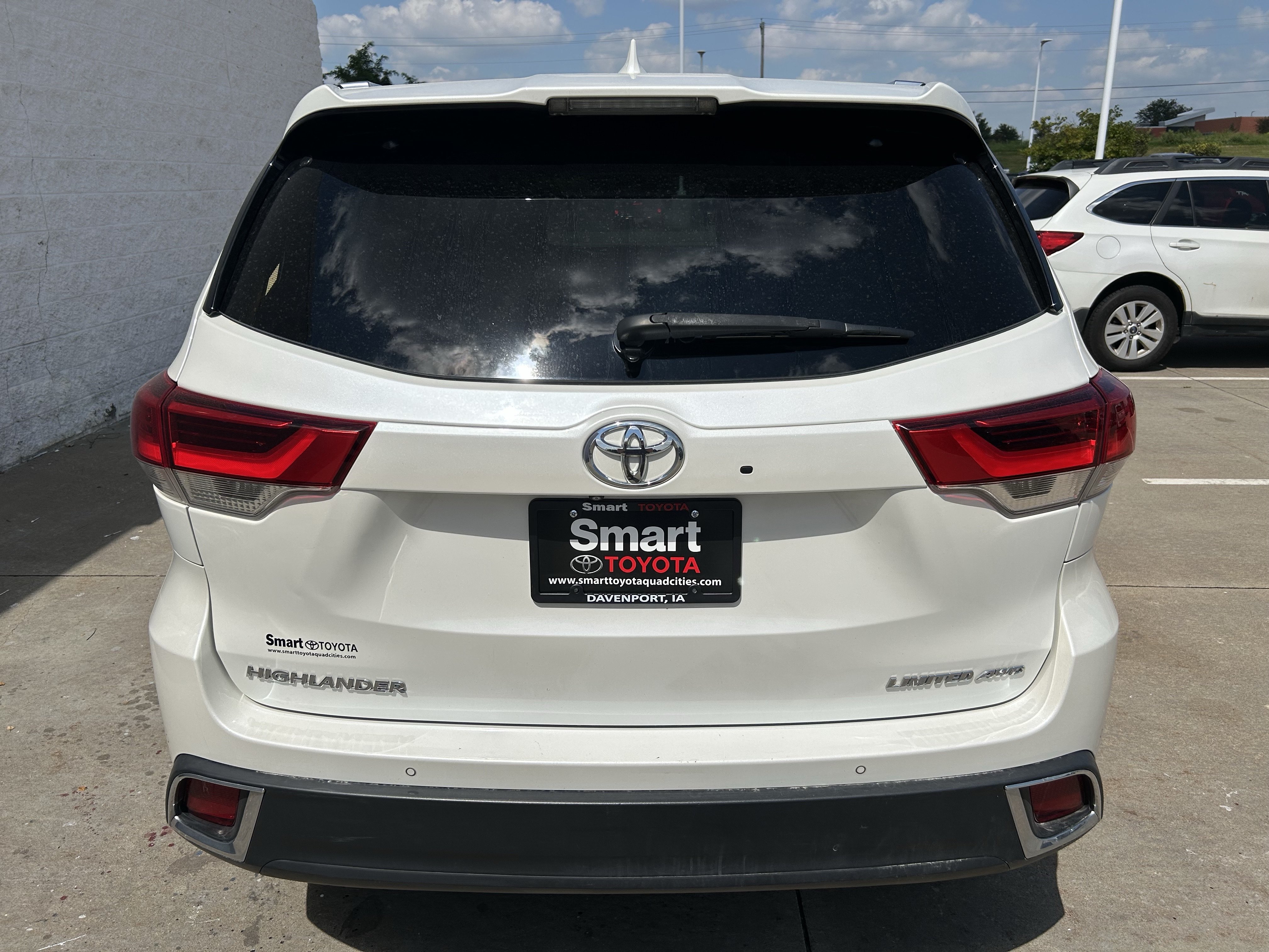 Used 2017 Toyota Highlander Limited Platinum AWD/4WD image 33