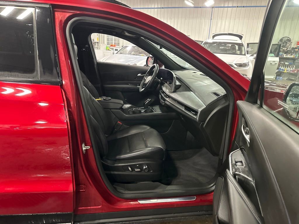 Used 2024 Cadillac XT4 Sport image 28