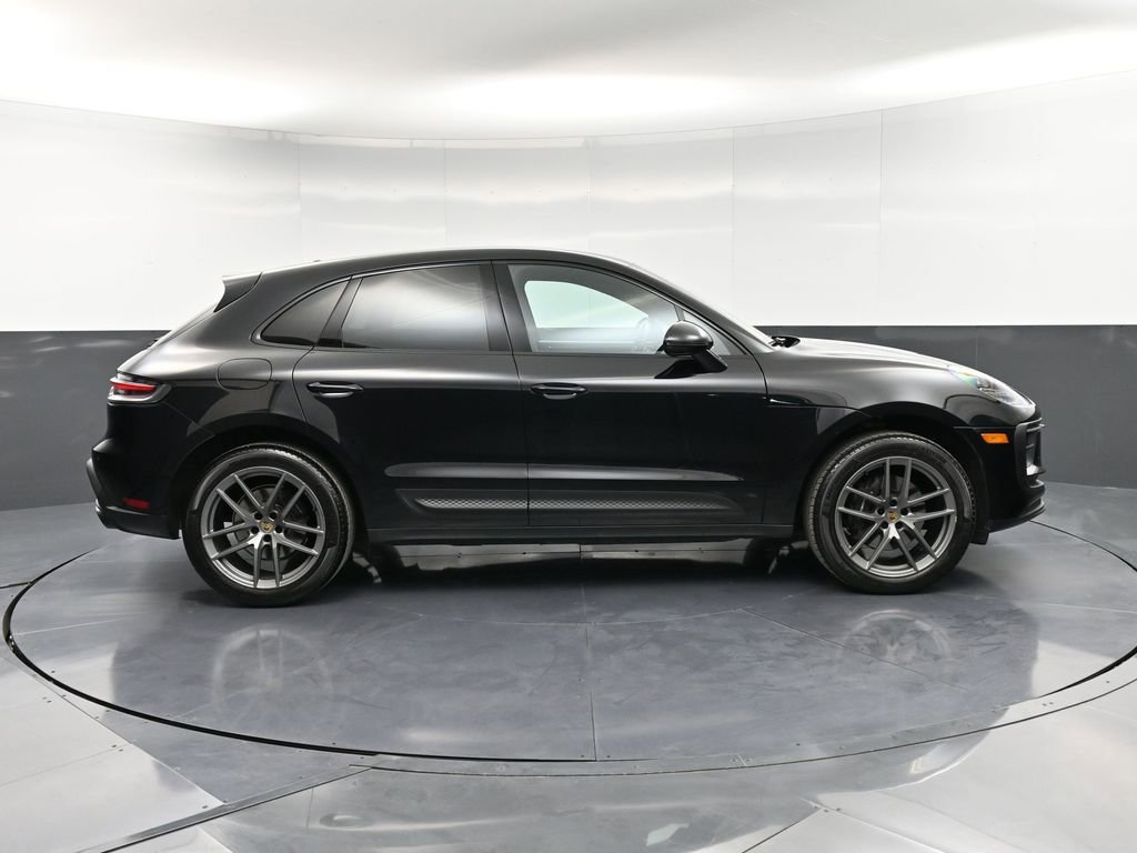Certified 2023 Porsche Macan Turbo image 9