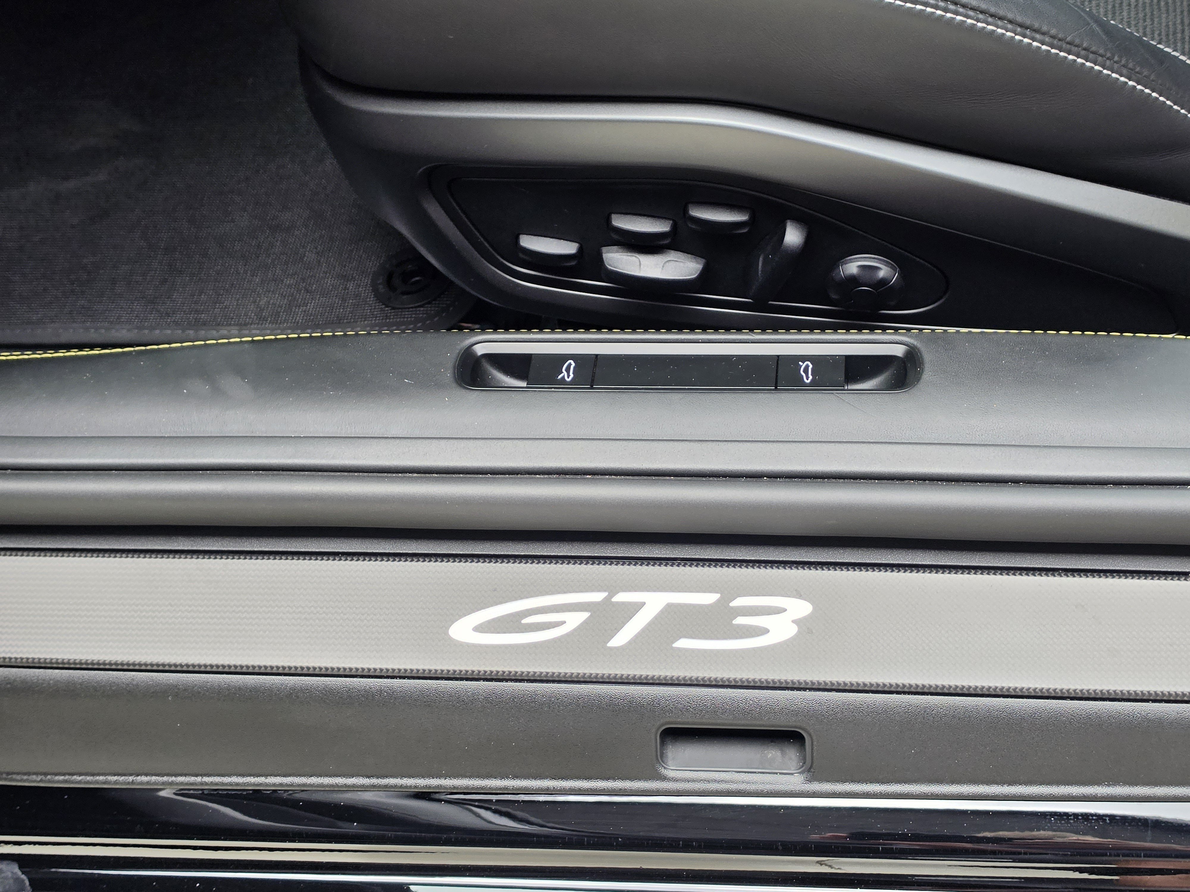 Certified 2023 Porsche 911 GT3 RWD image 14