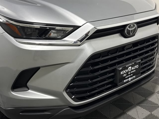 Used 2025 Toyota Grand Highlander AWD image 12