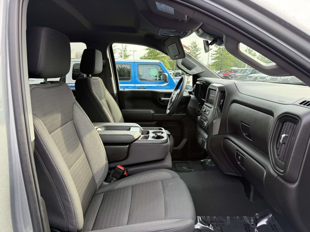 Used 2025 Chevrolet Silverado 1500 Custom w/ LPO, Dark Essentials Package AWD/4WD image 14