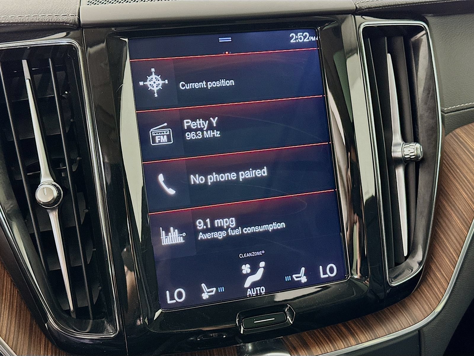 Used 2019 Volvo XC60 T6 Inscription w/ Protection Package Premier AWD/4WD image 24
