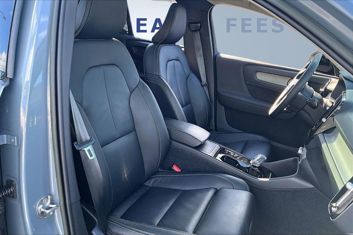 Used 2023 Volvo XC40 B5 Plus w/ Driver Assist Package image 29