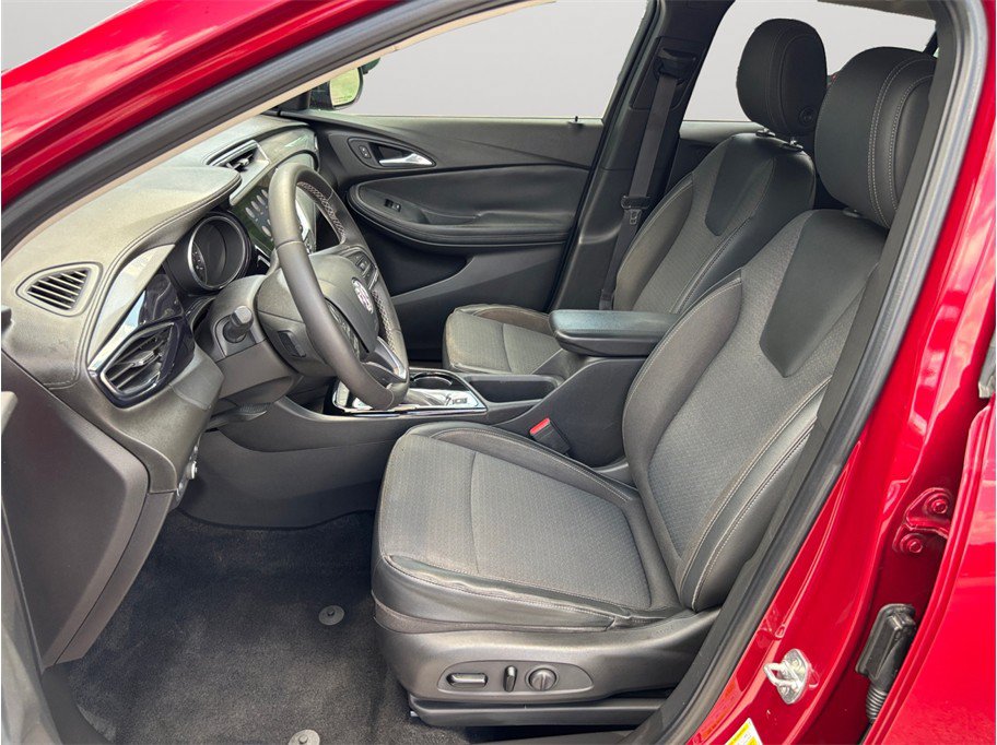 Used 2021 Buick Encore GX Select w/ Sport Touring Package FWD image 2