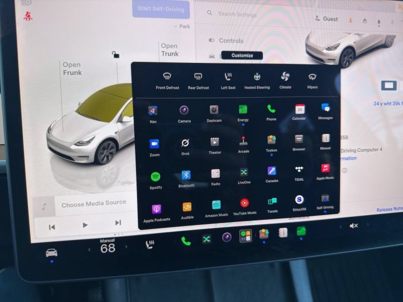 Used 2024 Tesla Model Y Long Range AWD/4WD image 17