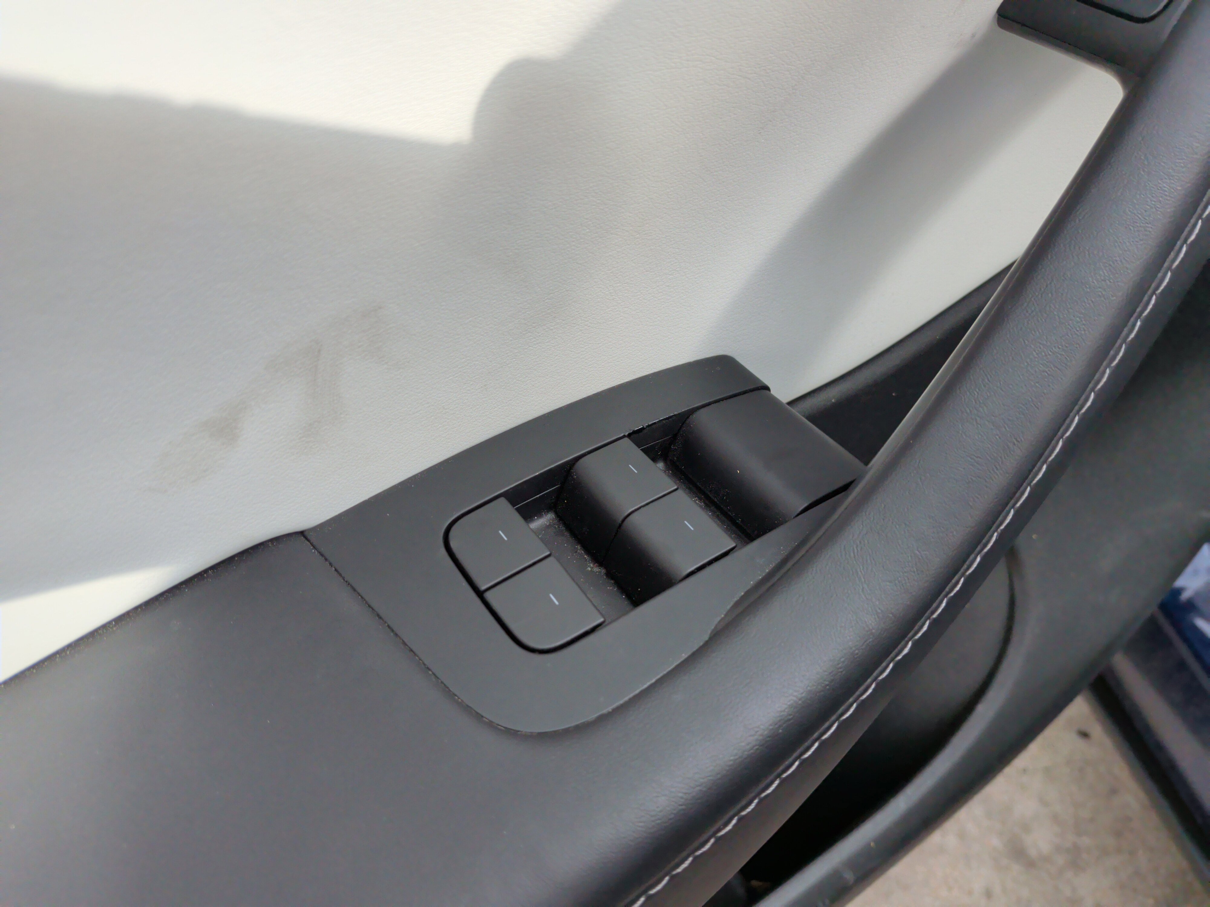 Used 2022 Tesla Model Y Long Range image 13