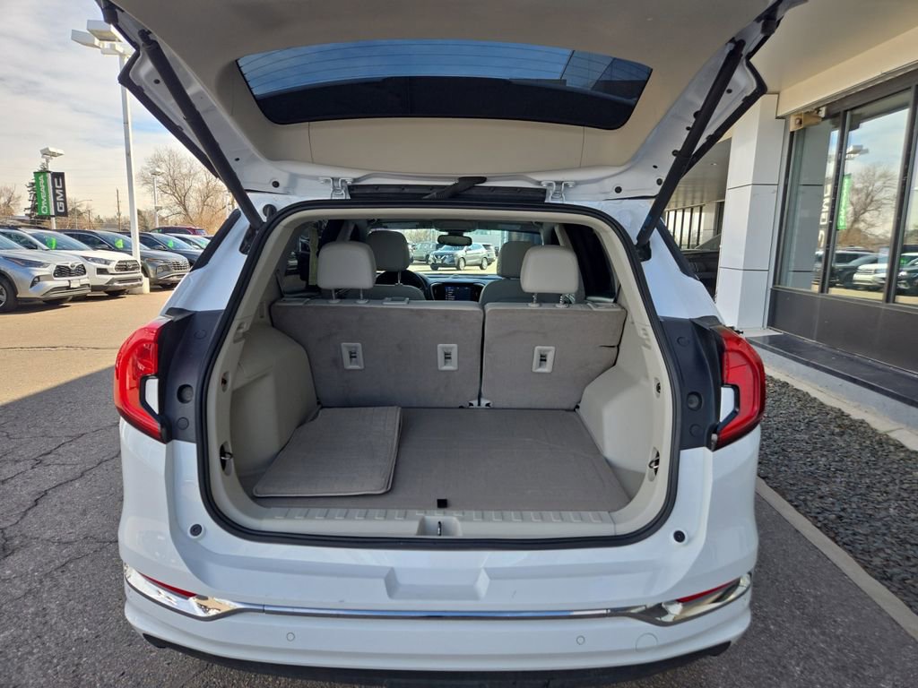 Used 2023 GMC Terrain Denali w/ Denali Premium Package image 19