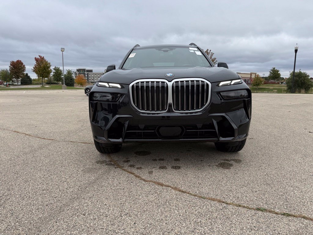 Used 2026 BMW X7 xDrive40i w/ M Sport Package AWD/4WD image 9