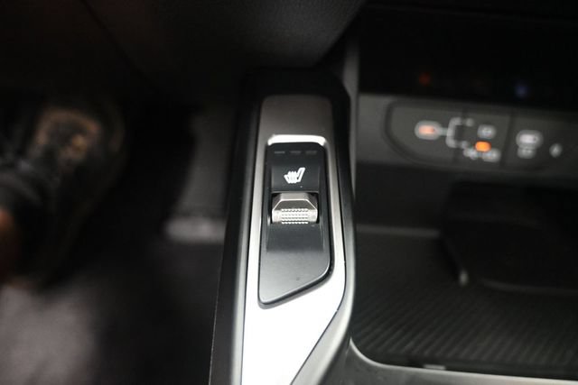 Used 2025 Kia Sorento S w/ Panoramic Sunroof Package FWD image 14