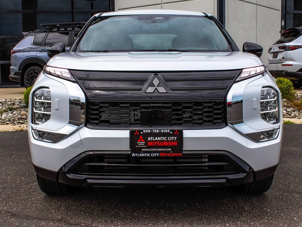 New 2026 Mitsubishi Outlander LE AWD/4WD image 2
