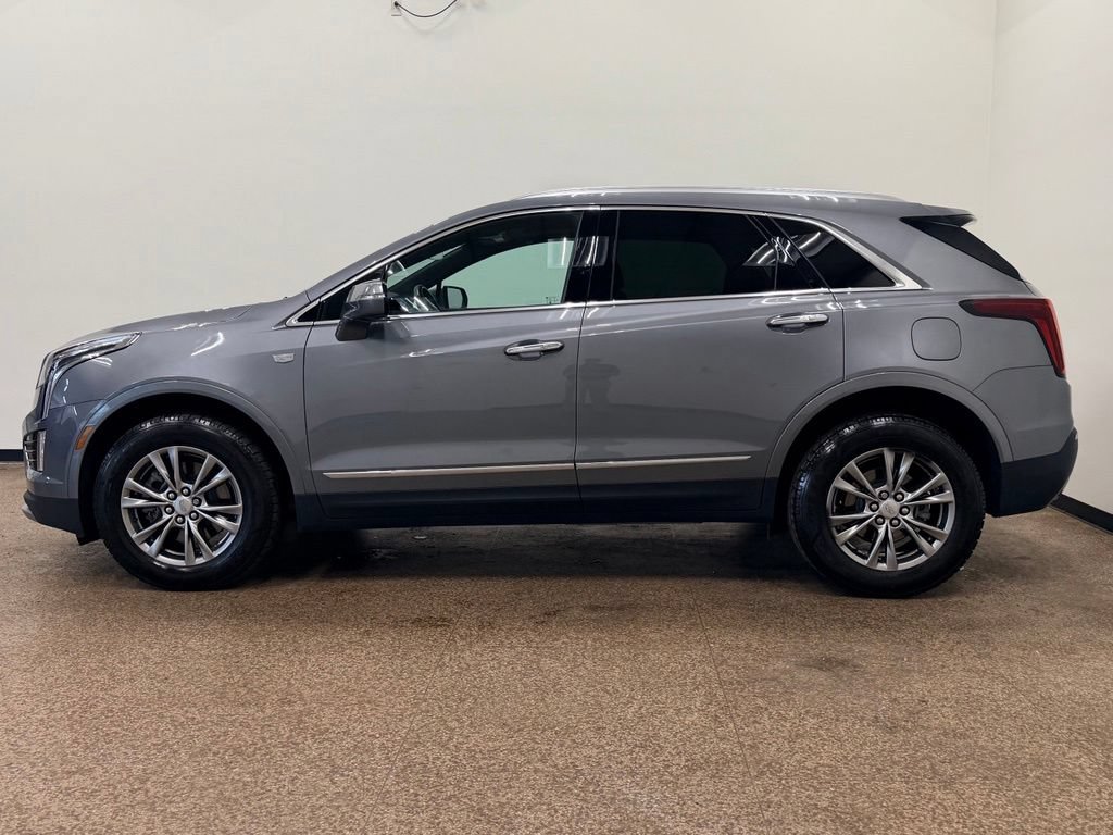 Used 2022 Cadillac XT5 Premium Luxury AWD/4WD image 2