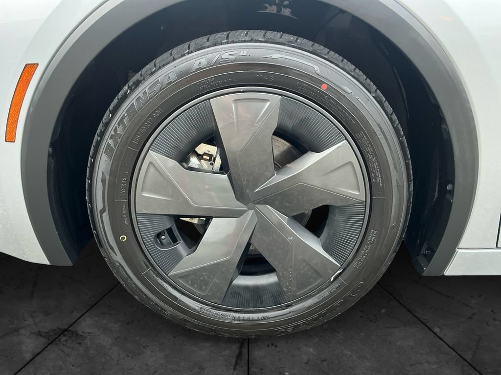 Certified 2024 Toyota Prius LE FWD image 16