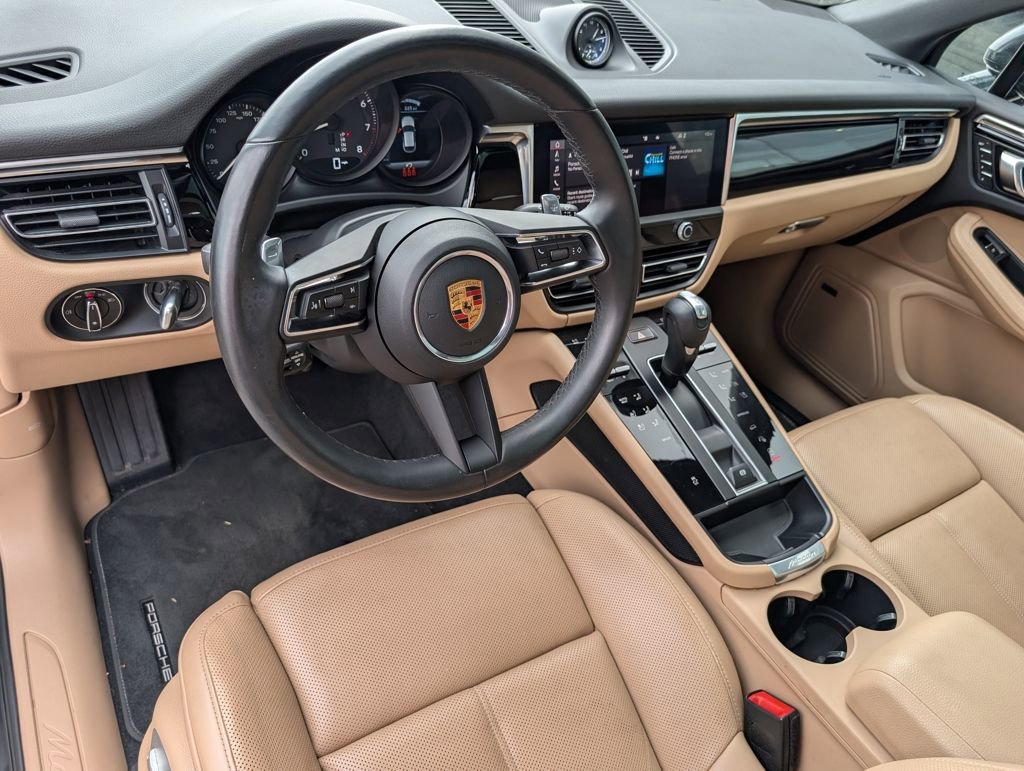 Certified 2022 Porsche Macan AWD/4WD image 4