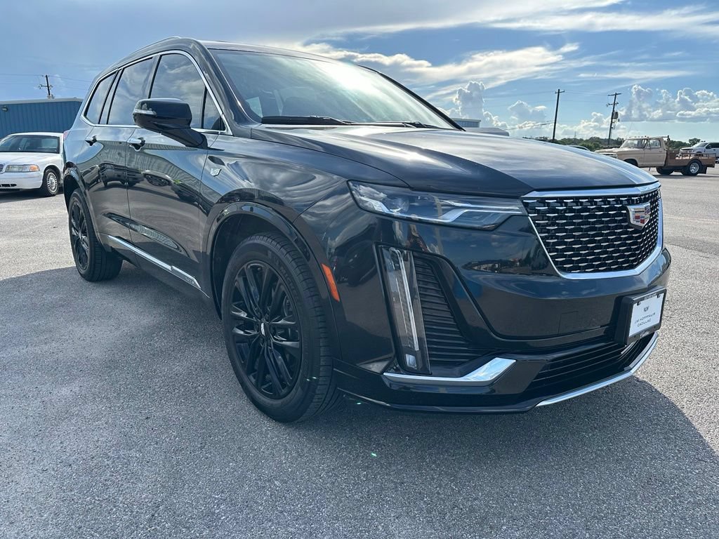 Used 2024 Cadillac XT6 Luxury AWD/4WD image 4