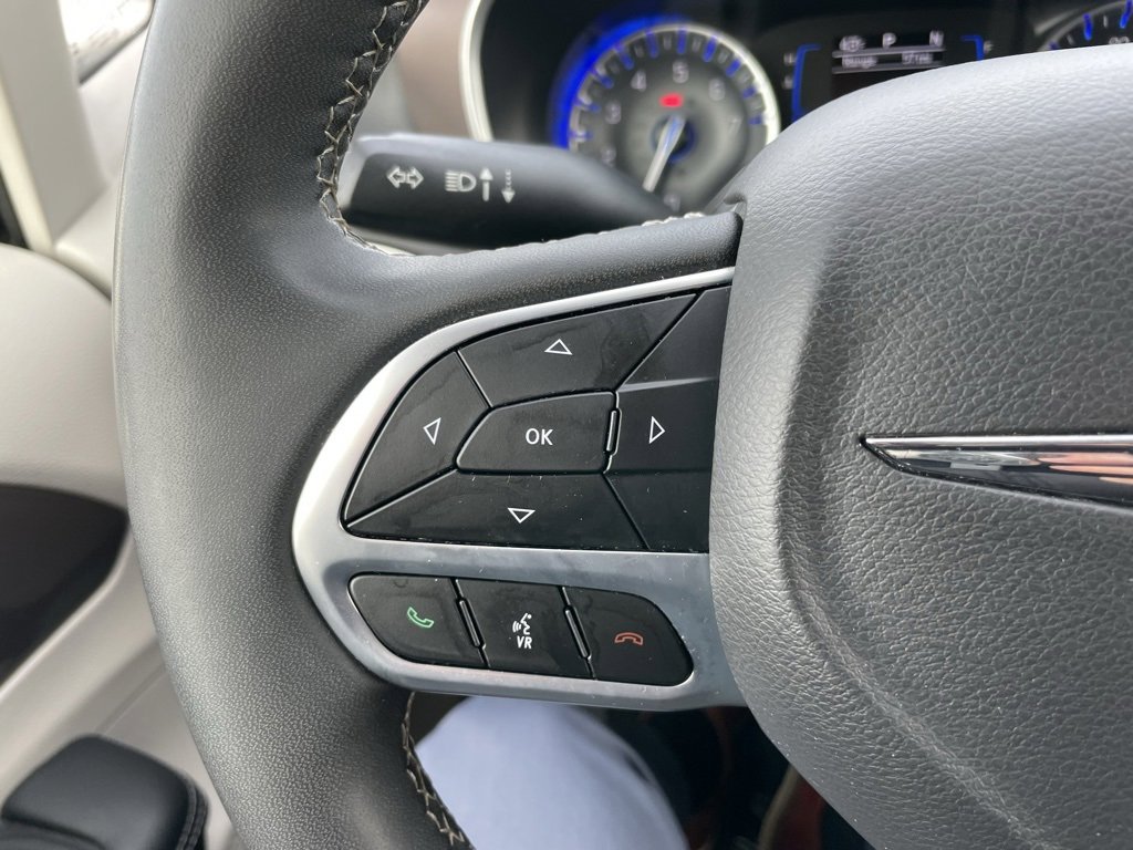 Used 2024 Chrysler Voyager LX image 21