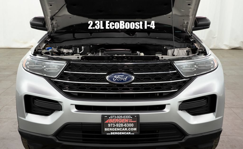 Used 2022 Ford Explorer XLT AWD/4WD image 3