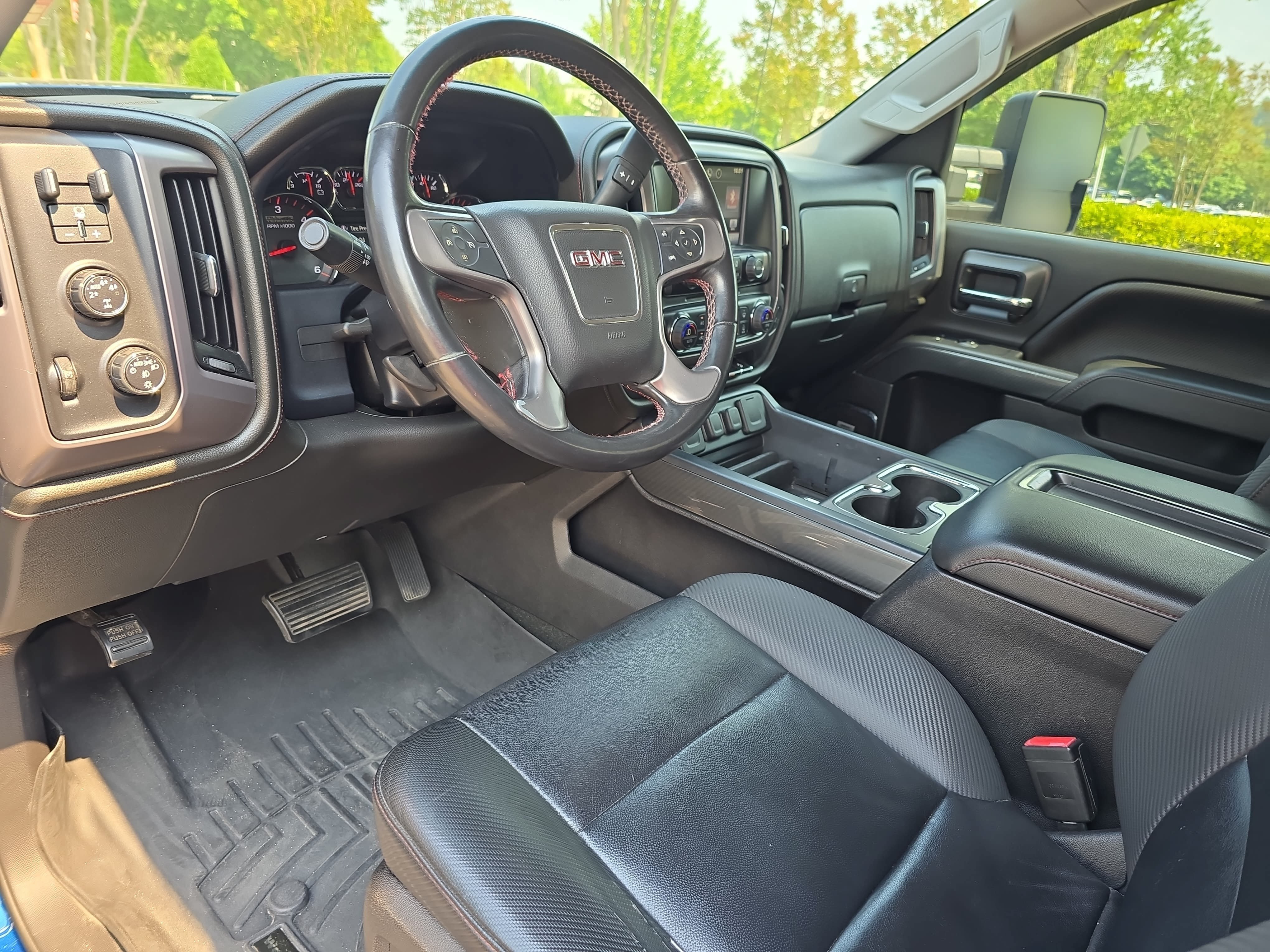 Used 2015 GMC Sierra 1500 SLT w/ All-Terrain Package AWD/4WD image 15