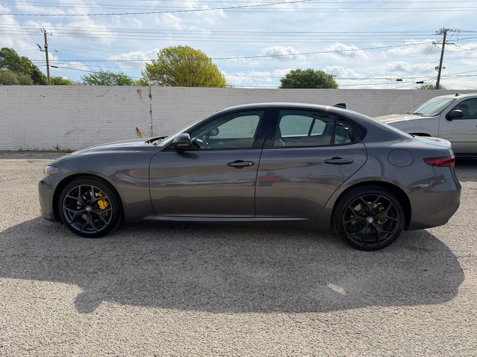 Used 2020 Alfa Romeo Giulia AWD w/ Quick Order Package 22J Sport image 3