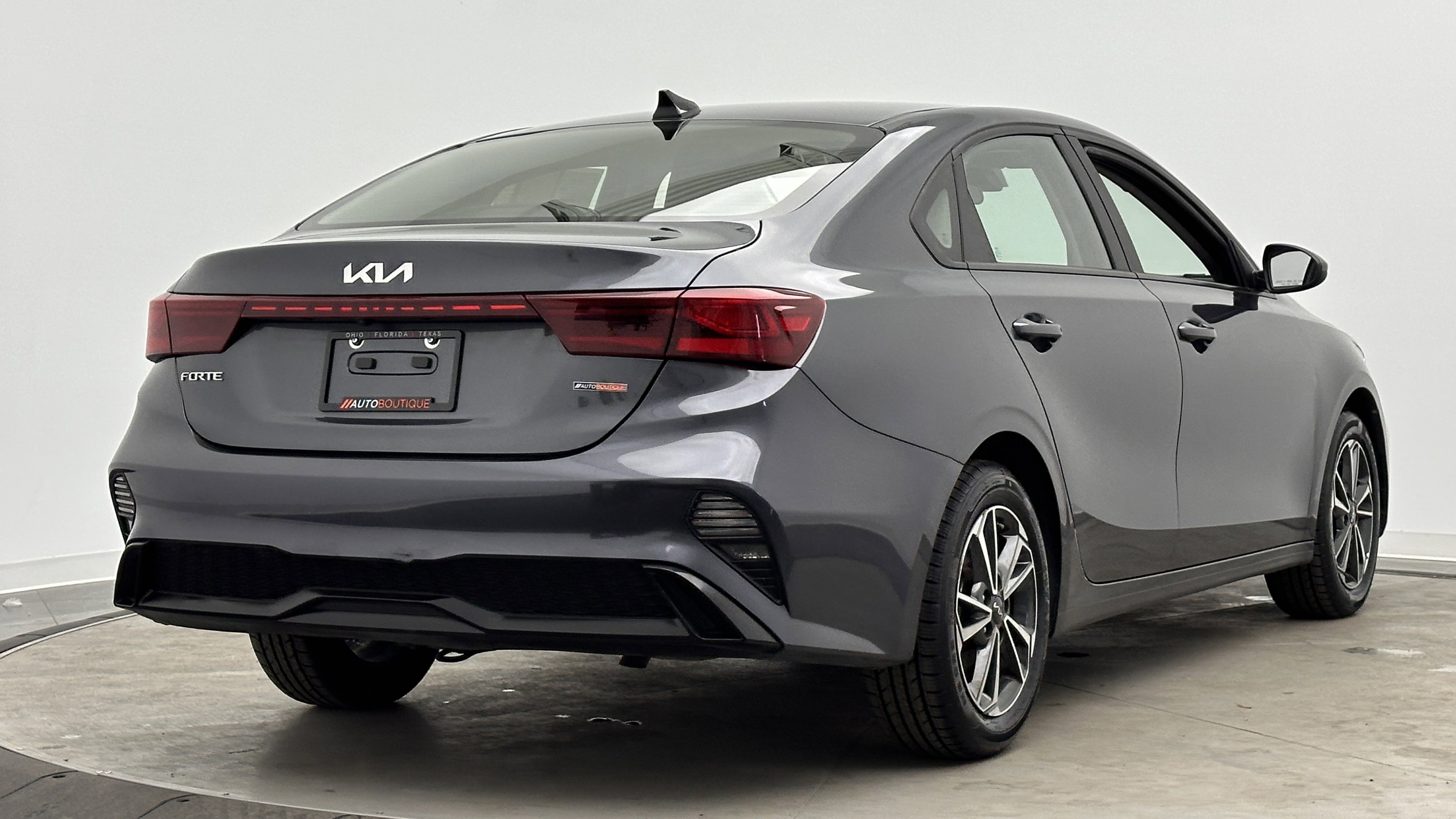 Used 2023 Kia Forte LXS FWD image 7