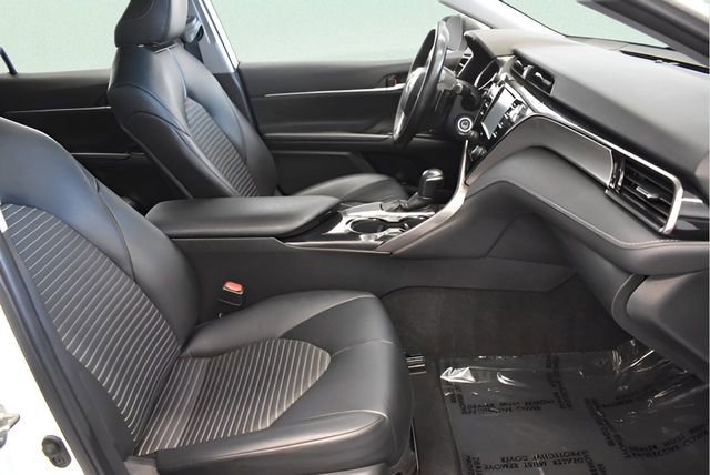 Used 2020 Toyota Camry SE w/ Carpet Mat Package FWD image 18