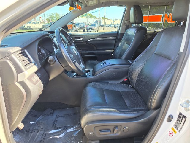 Used 2018 Toyota Highlander Limited AWD/4WD image 21