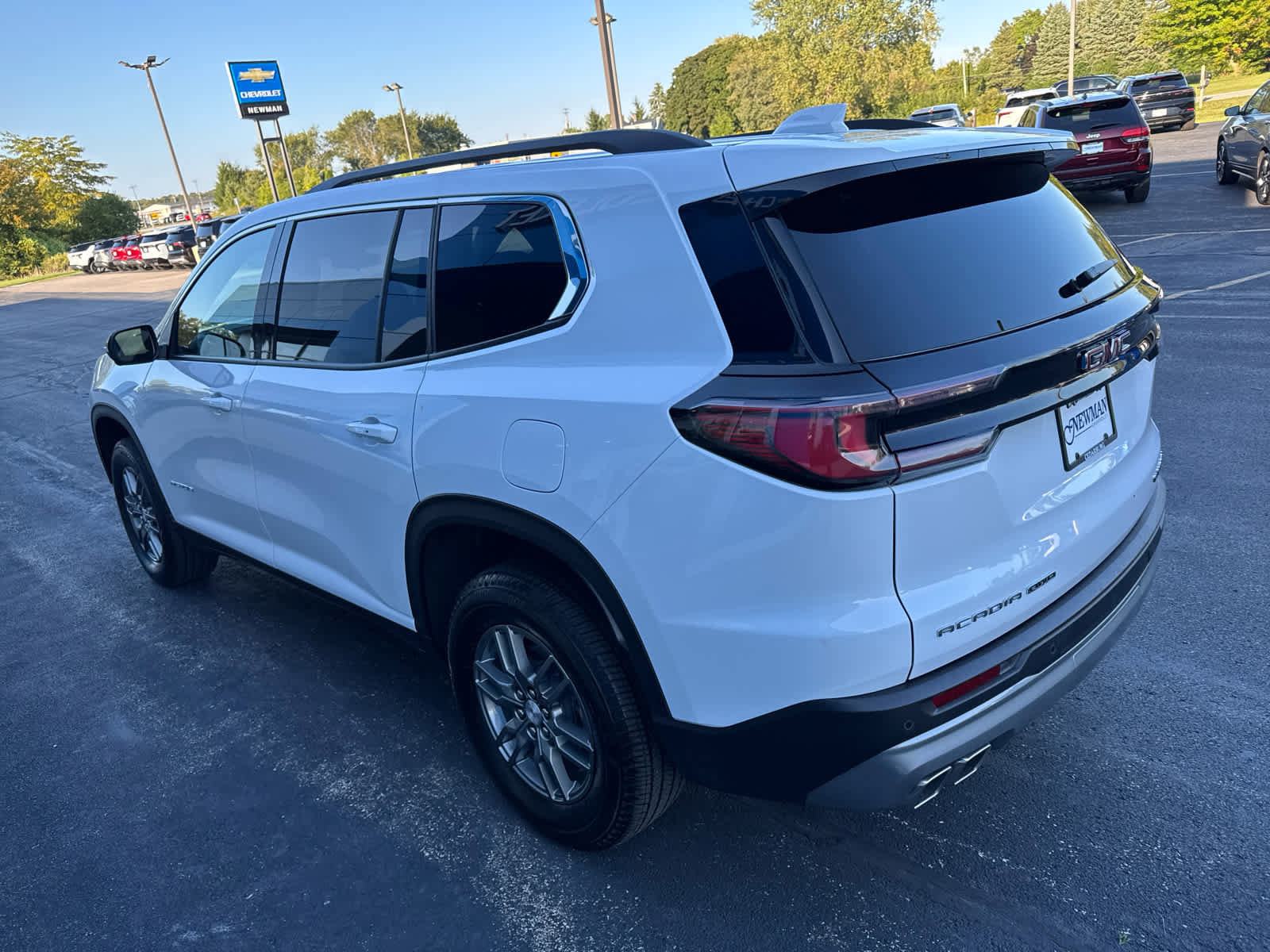 Used 2025 GMC Acadia Elevation image 10