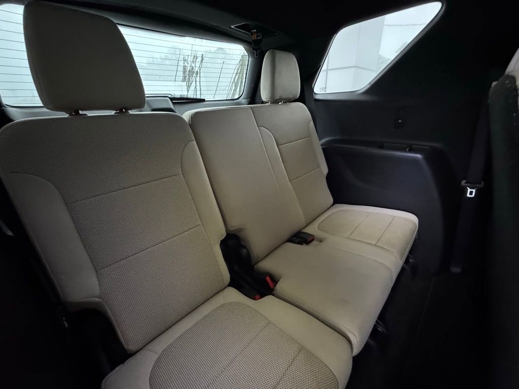 Used 2022 Chevrolet Traverse LS image 25