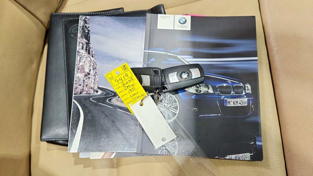 Used 2009 BMW 135i Convertible image 29