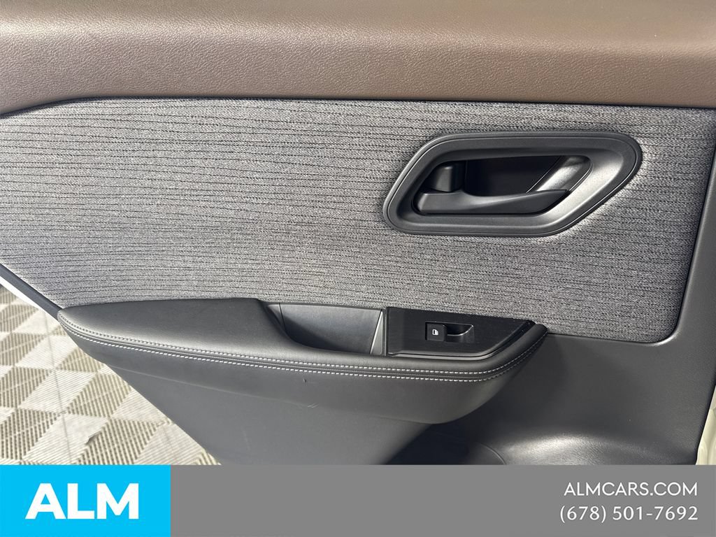 Used 2022 Nissan Rogue S FWD image 23