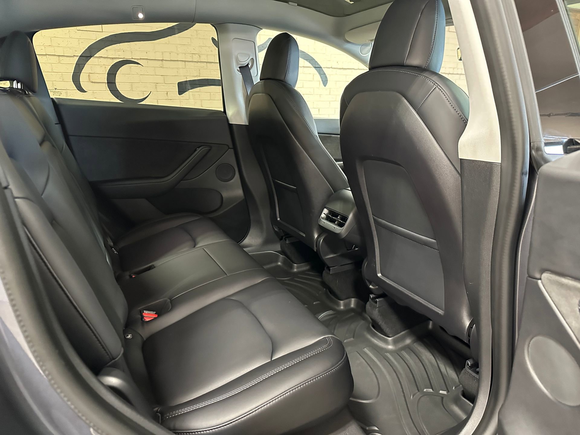 Used 2021 Tesla Model Y Long Range image 17