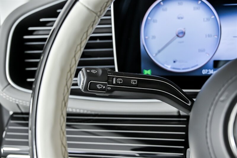 Used 2024 Mercedes-Benz Maybach GLS 600 4MATIC image 30