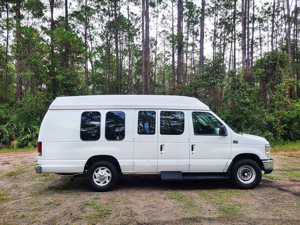 Used 2009 Ford E-250 and Econoline 250 Extended RWD image 8