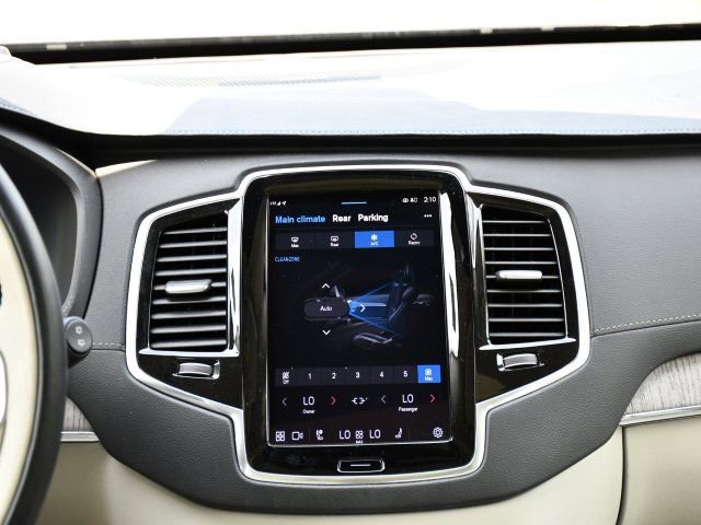 Used 2023 Volvo XC90 B6 Ultimate w/ Protection Package Premier AWD/4WD image 19