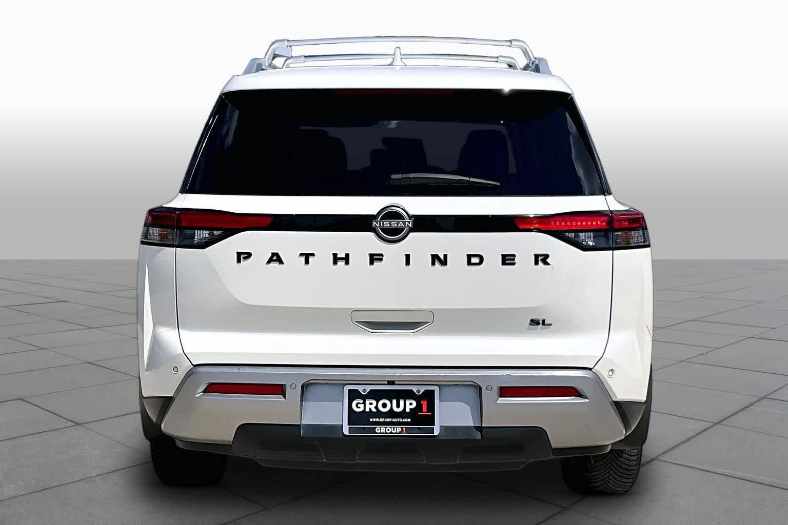 Used 2023 Nissan Pathfinder SL w/ Lighting Package (N92) FWD image 5