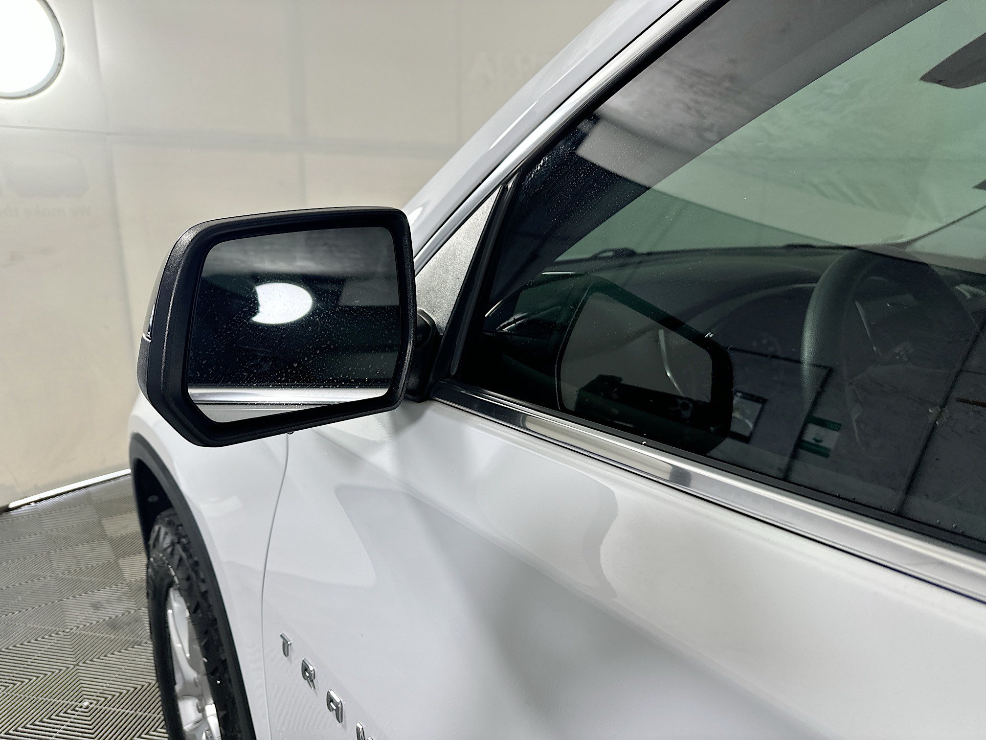 Used 2021 Chevrolet Traverse LS FWD image 10