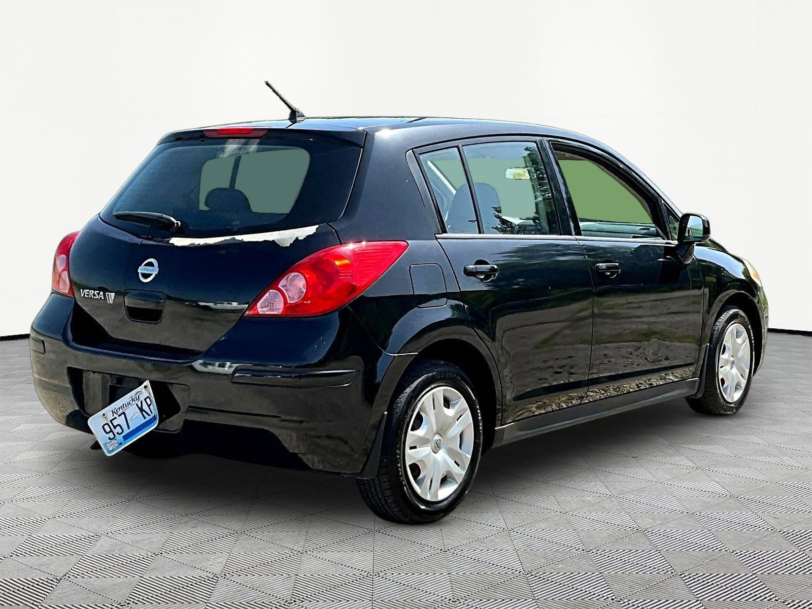 Used 2010 Nissan Versa 1.8 S w/ PWR Plus Pkg FWD image 11