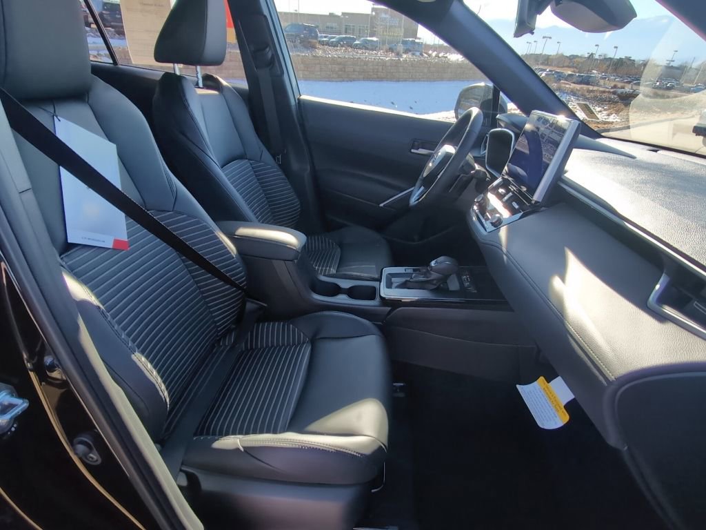 Used 2026 Toyota Corolla Cross XSE w/ Convenience Package image 28