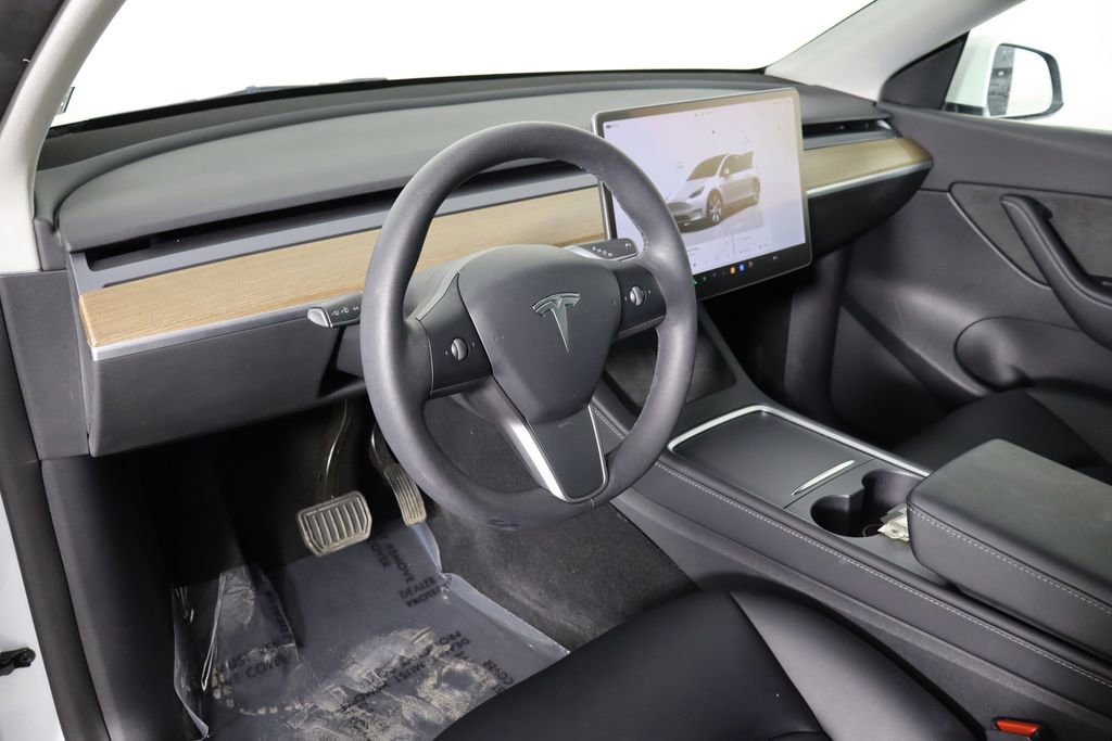 Used 2022 Tesla Model Y Long Range image 19