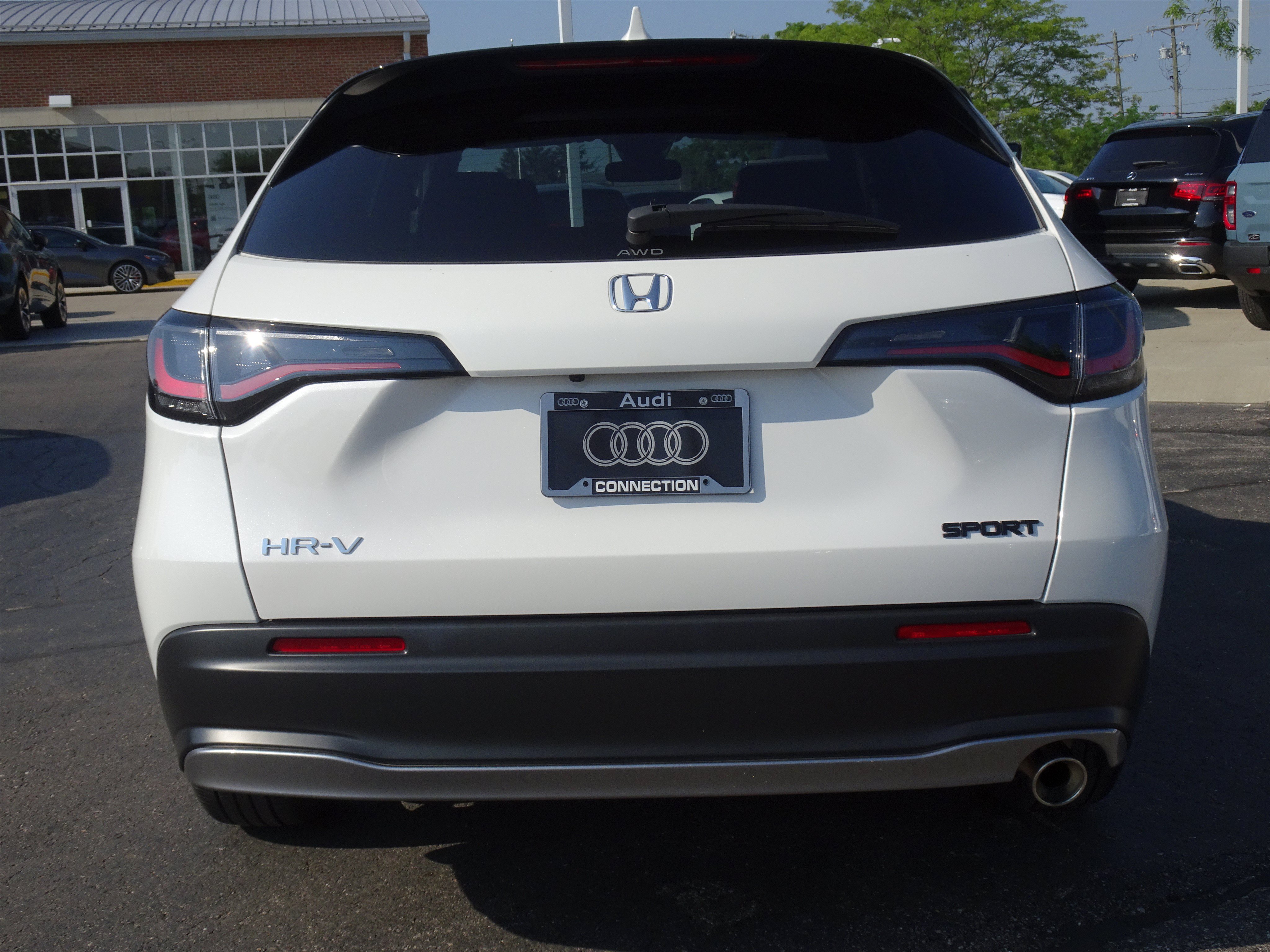 Used 2025 Honda HR-V Sport image 4