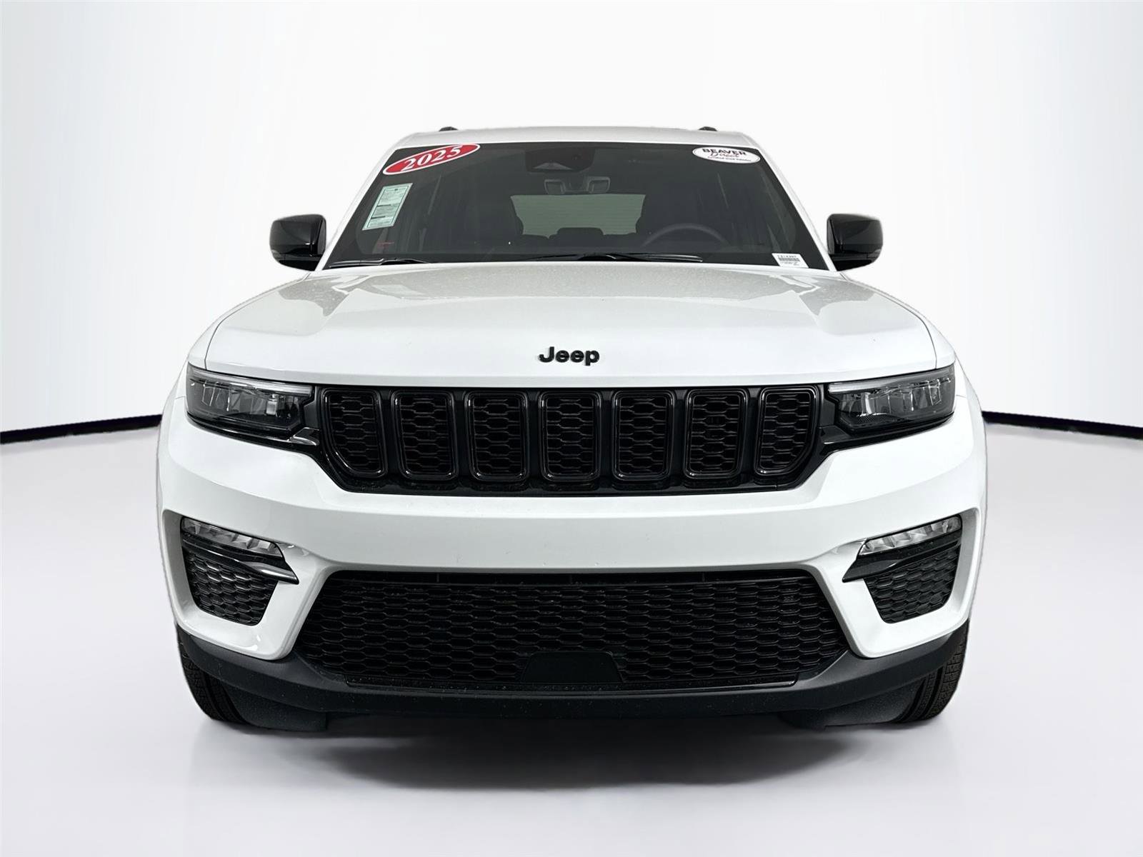 Used 2025 Jeep Grand Cherokee Limited w/ Black Appearance Package RWD image 9