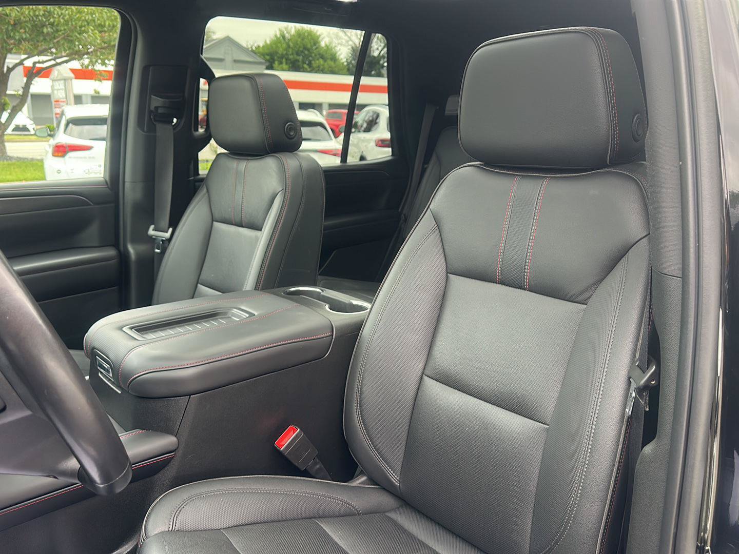 Used 2022 Chevrolet Tahoe RST w/ Luxury Package AWD/4WD image 39