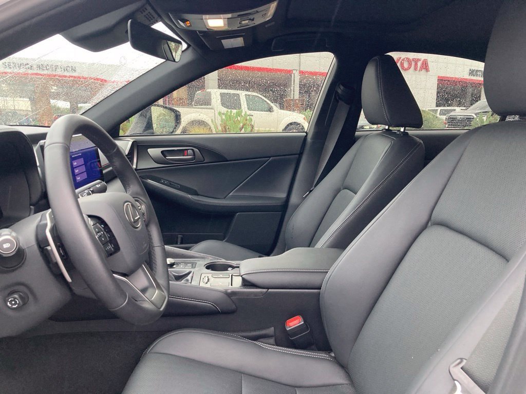 Used 2026 Lexus IS 350 F Sport RWD image 10