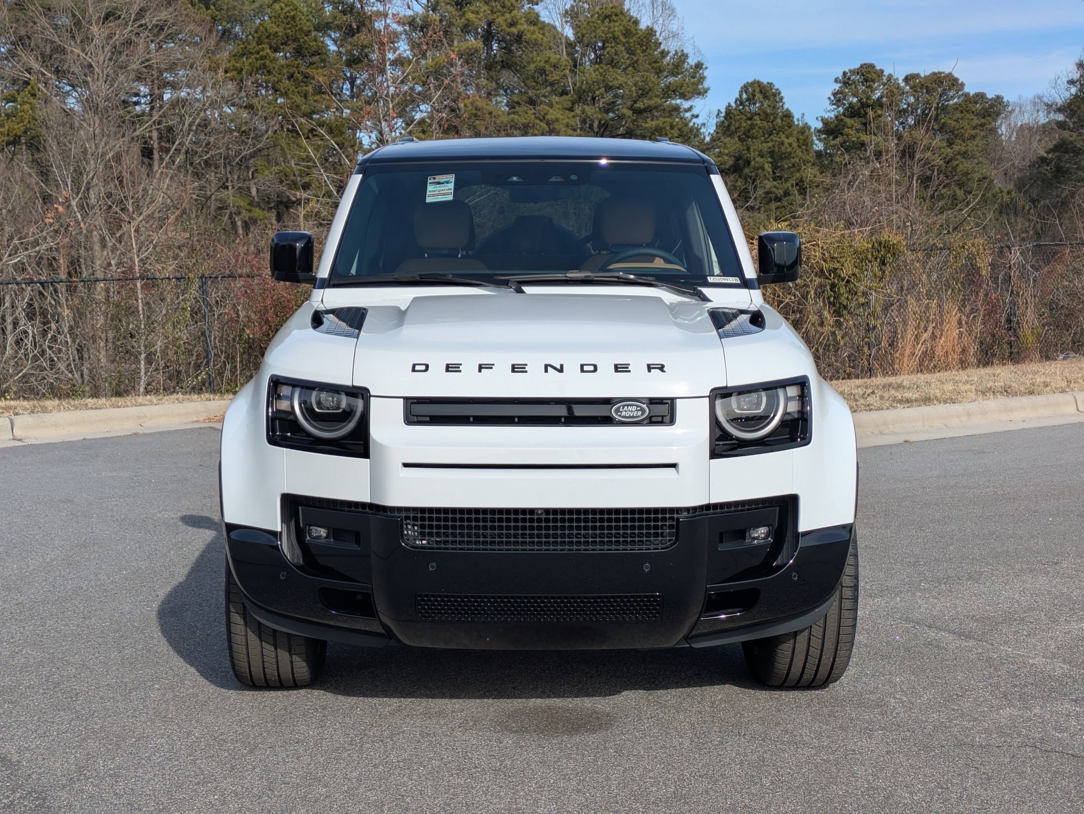 New 2026 Land Rover Defender 110 X-Dynamic SE image 2