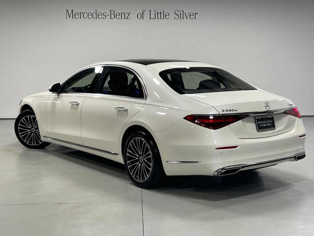 Used 2023 Mercedes-Benz S 580e 4MATIC Sedan w/ 3D Technology Package image 3