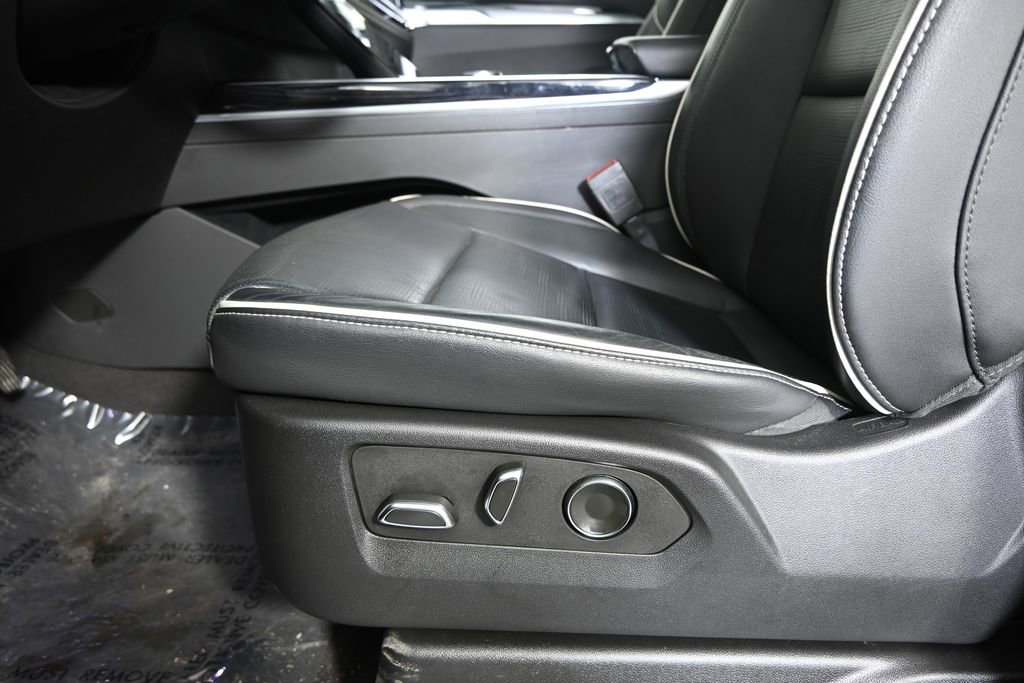 Used 2025 Cadillac Escalade Sport w/ Touring Package image 23