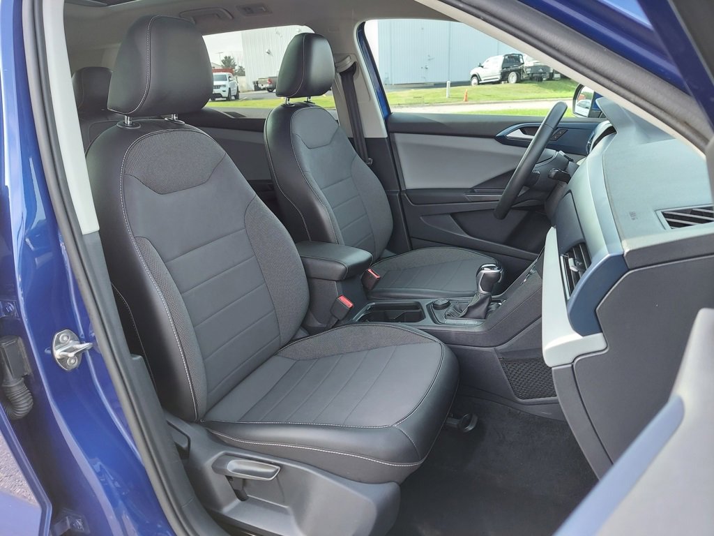 Used 2022 Volkswagen Taos SE w/ Panoramic Sunroof Package image 22