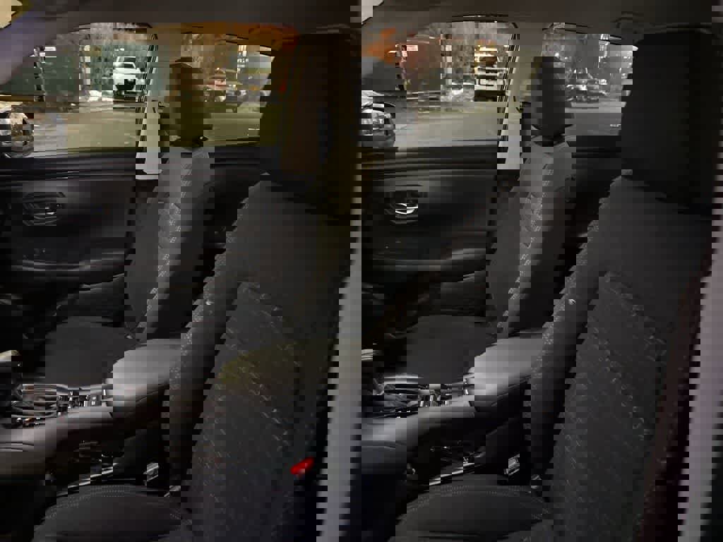 Used 2023 Honda HR-V LX image 31