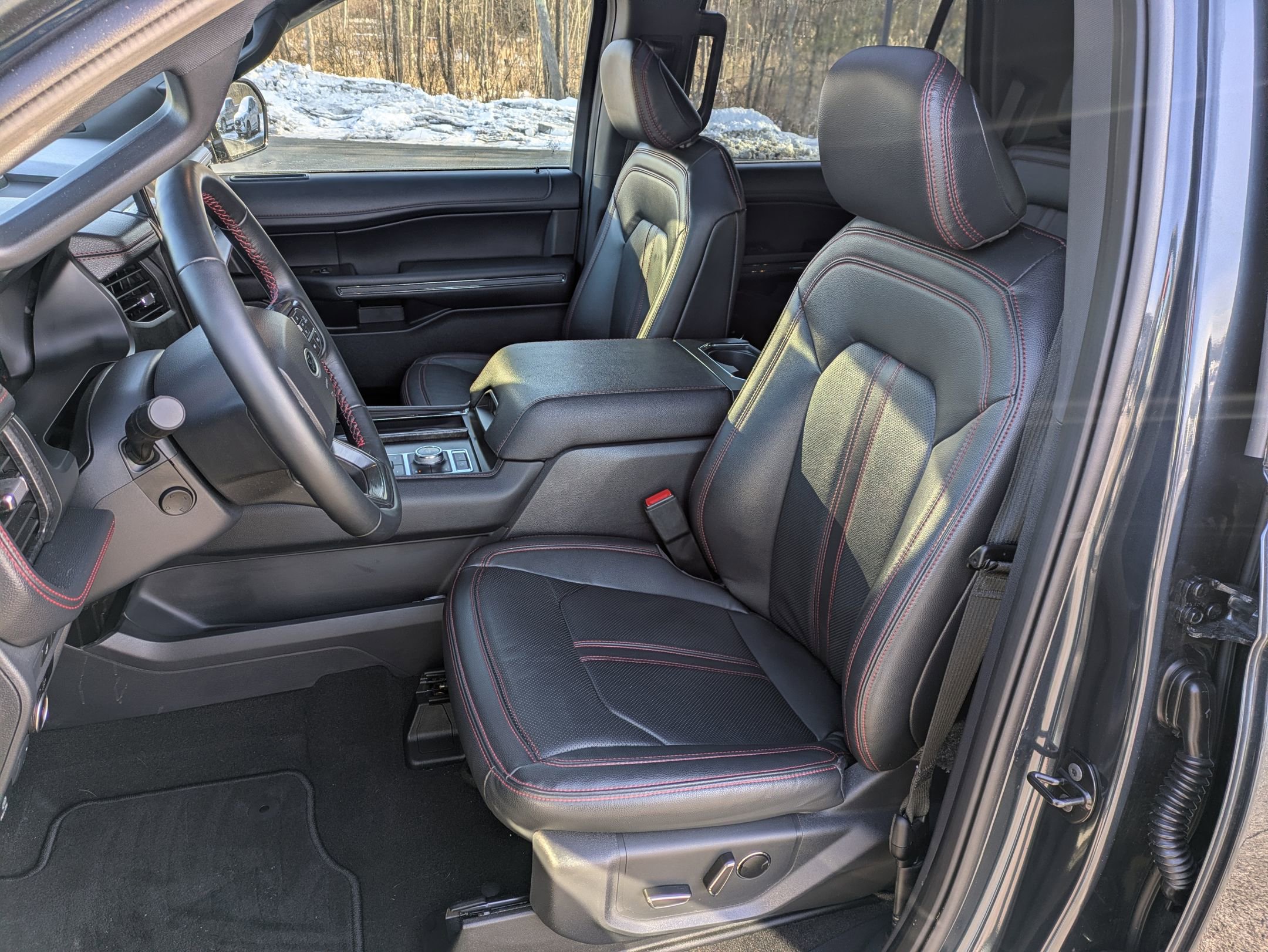 Used 2024 Ford Expedition Limited image 10
